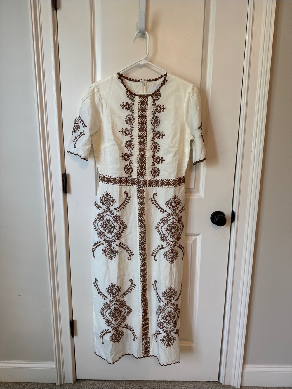 NWT Cartolina Nantucket Midi Dress with Brown Embroidered Detail - Women